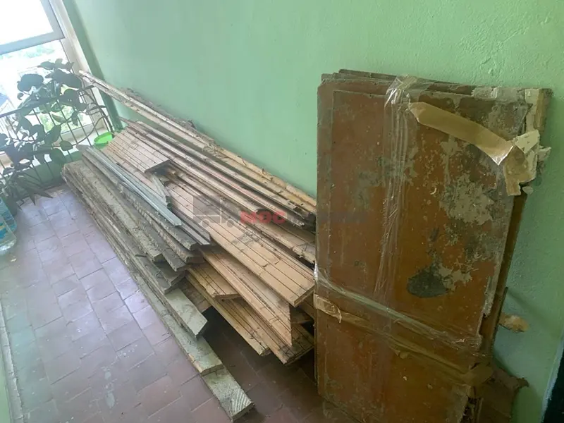 Вывоз досок от старого пола